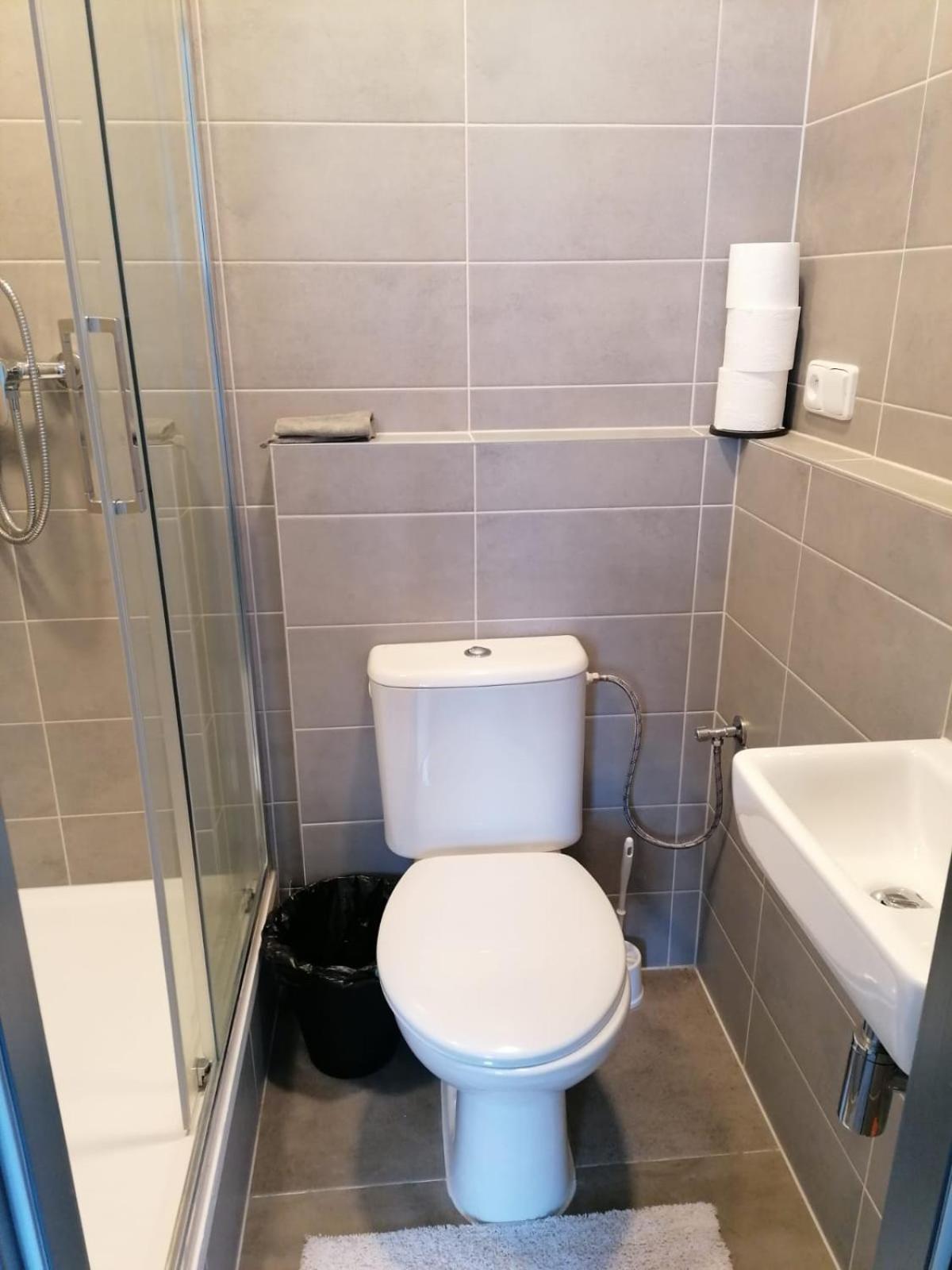 Prague, Lovely In Shared Flat. Kwatera prywatna
